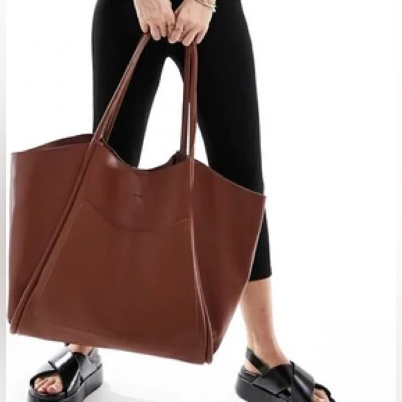 PASQ oversized slouch tote bag with removable pouch in brown - Picture 4 of 4